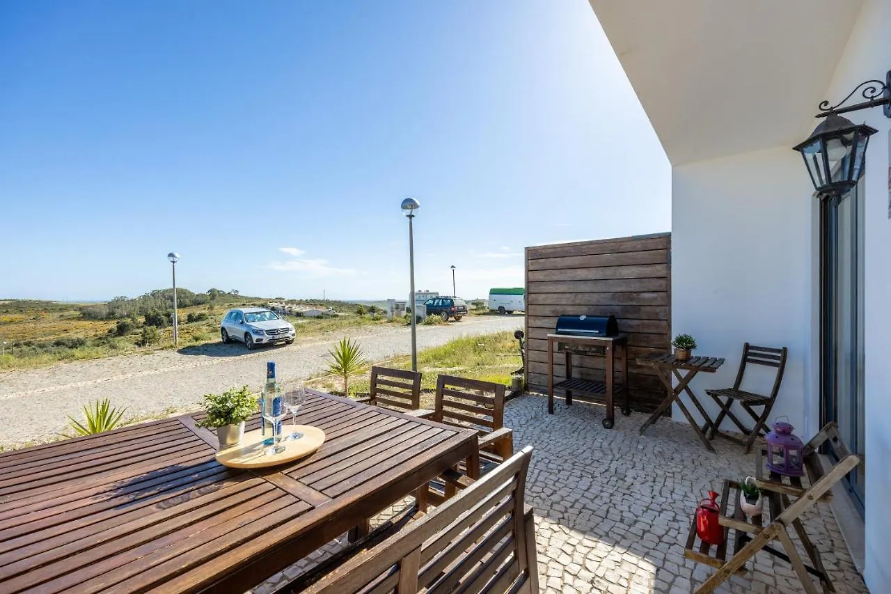 Hébergement de vacances Villa Margarida Sun House Ocean View à Raposeira  Portugal